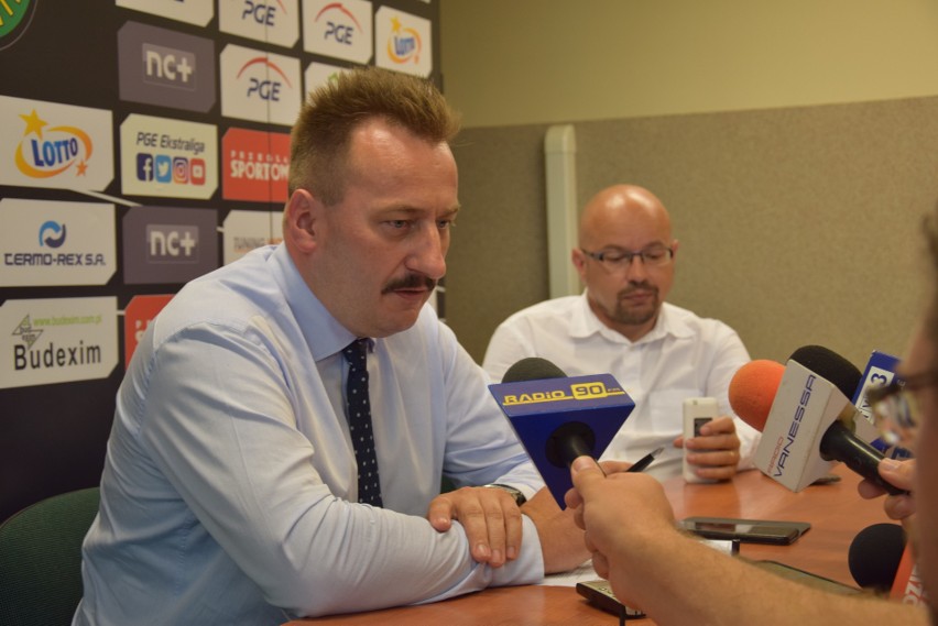 Krzysztof Mrozek na konferencji prasowej bronił Grigorija...