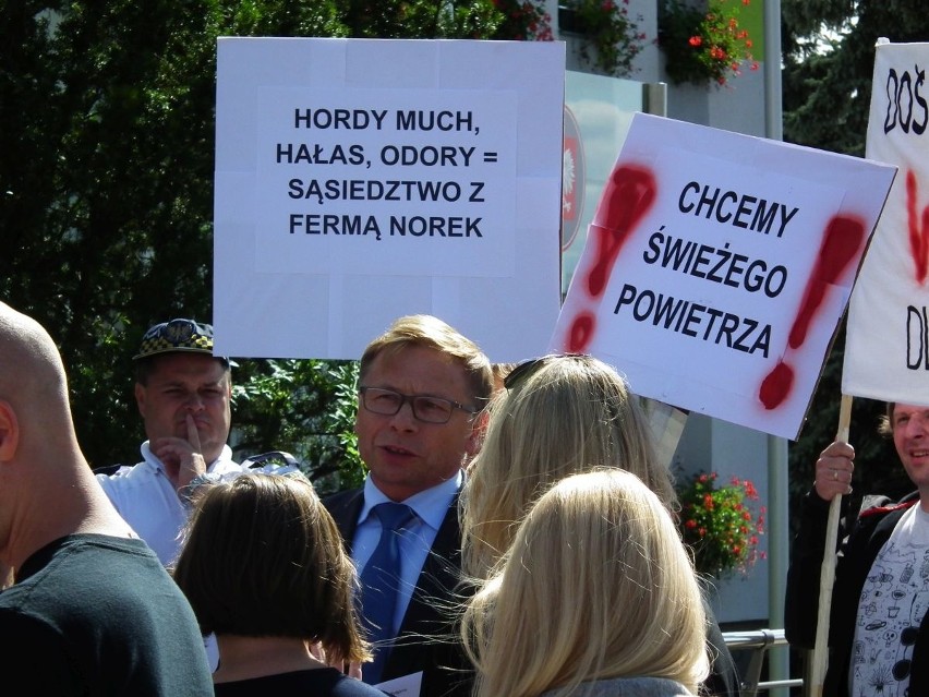Protest przed siedzibą wójta gminy Tarnowo Podgórne