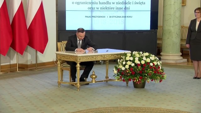 Prezydent Andrzej Duda podpisał dziś, 30 stycznia, ustawę ograniczającą handel w niedziele