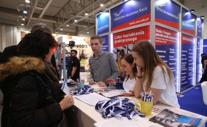 Targi w Łodzi. Dziś rozpoczęły się XXI Łódzkie Targi Edukacyjne. W hali Expo przy al. Politechniki 4 swoją ofertę przedstawia 110 szkół