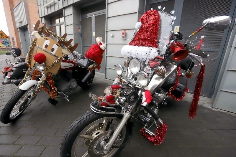 200 mikołajów na motocyklach przejechało ulicami Łodzi i obdarowało prezentami dzieci z domów dziecka
