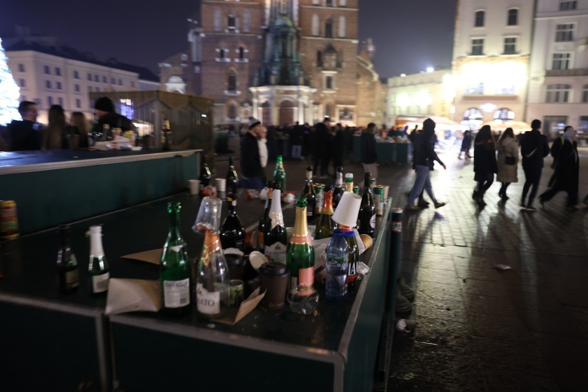 Wielkie sprzątanie Krakowa po Sylwestrze rozpoczęło się już...