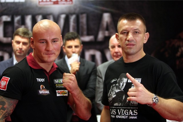 Adamek - Szpilka: kto jest faworytem walki? (NA ŻYWO, TRANSMISJA, GDZIE W TV, ONLINE, STREAM)Walka Adamek – Szpilka będzie hitem gali Polsat Boxing Night „Chwila prawdy”. Tomasz Adamek – Artur Szpilka skrzyżują rękawice w sobotę późnym wieczorem. Początek gali o godz. 20. Transmisja walki Adamek – Szpilka tylko w systemie pay per view. Sprawdź, jak można oglądać pojedynek Adamek – Szpilka. 