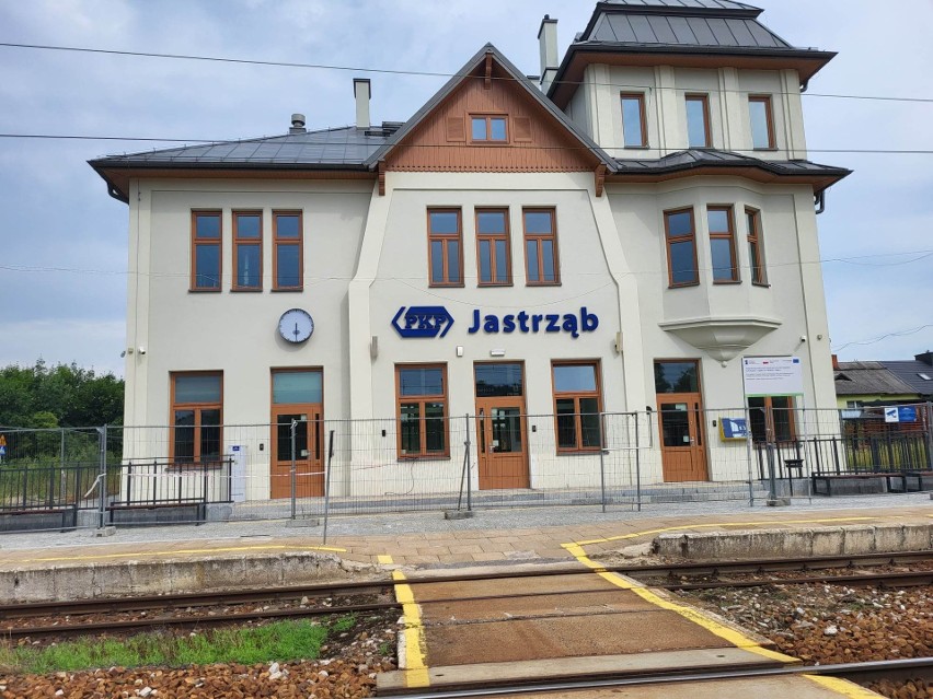 Przebudowa dworca kolejowego w Jastrzębiu. Mamy oficjalny termin. Budynek do końca roku ma być oddany do użytku
