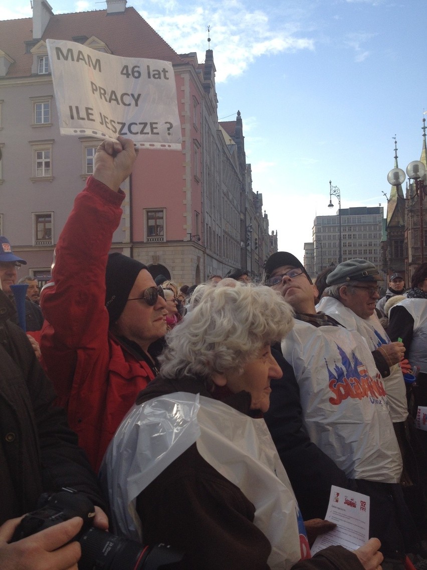 Wrocław: Solidarność protestowała przed biurami posłów. Czego się domagają? (FILM I ZDJĘCIA)