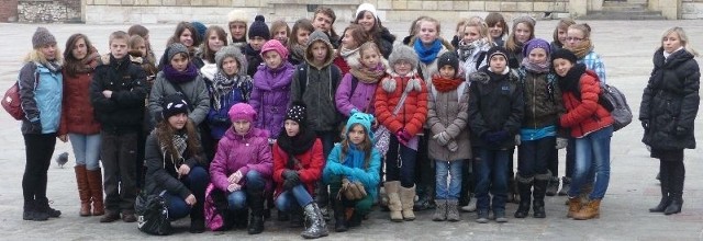 Najlepsi uczniowie z Zespołu Szkół w Krajnie w nagrodę za bardzo dobrą naukę wyjechali na wycieczkę do Krakowa. 
