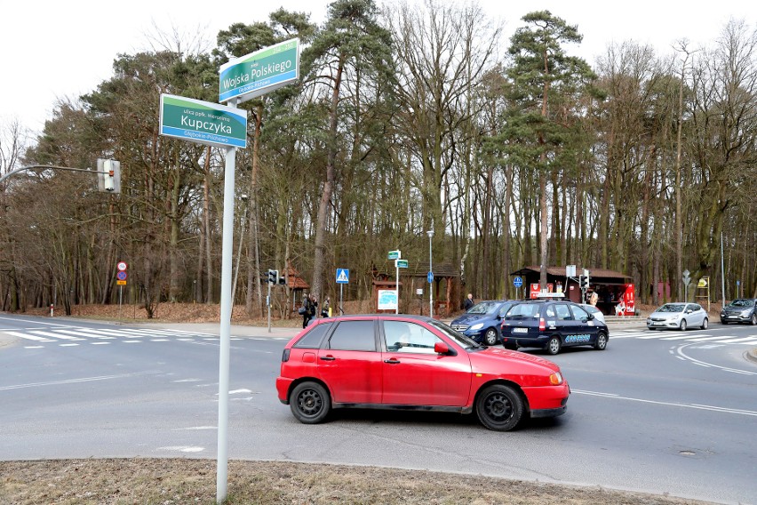 Rondo pinezka na Głębokim od piątku. Docelowo powstanie tu duże rondo [ZDJĘCIA]