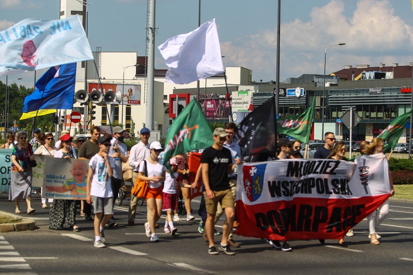 Marsz dla Życia i Rodziny przeszedł w niedzielę ulicami Rzeszowa [ZDJĘCIA]
