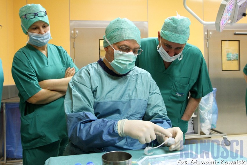 Wszczepienie szwajcarskiego inplantu cewki moczowej w szpitalu miejskim