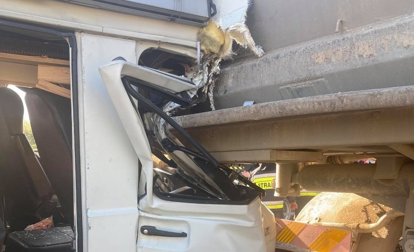 Wypadek  na A1 w Częstochowie: wjechał kamperem w tył...