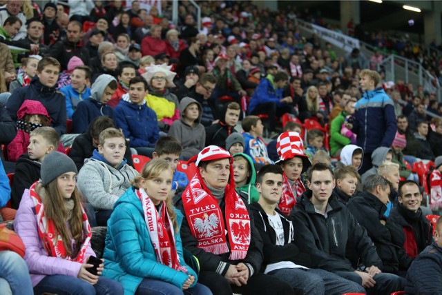 Na tyskim stadionie grała na razie reprezentacja Polski kobiet. Kibice dopisali.