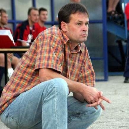Sławomir Adamus nie jest już trenerem drugoligowych piłkarzy Stali Stalowa Wola. Wczoraj został zwolniony decyzją zarządu klubu.