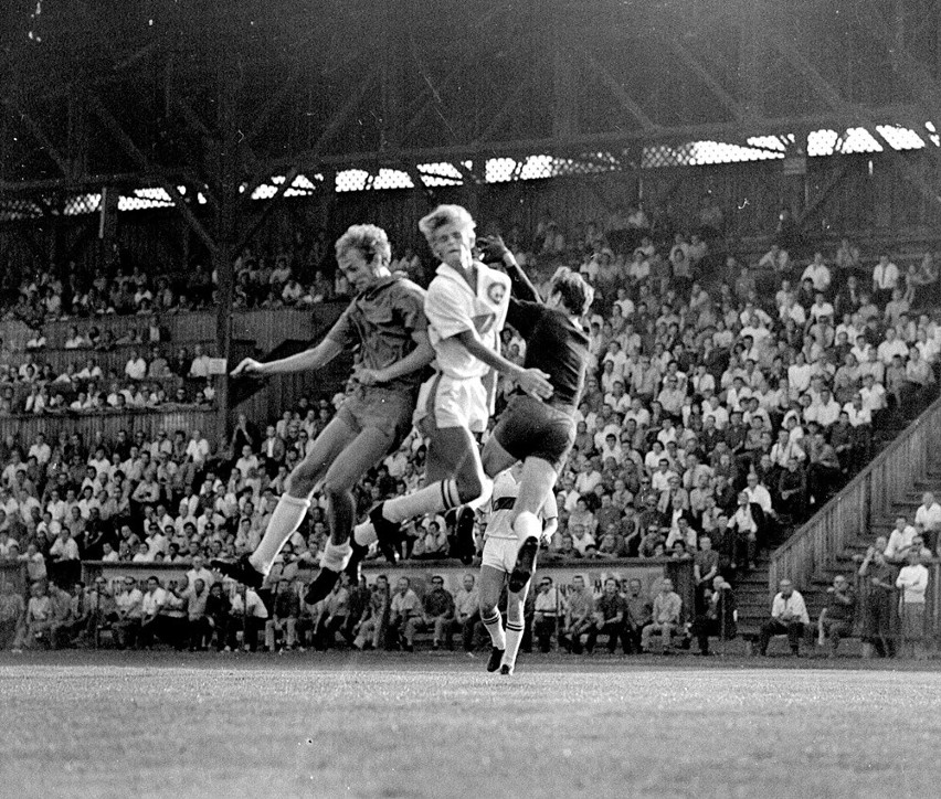 Legendarny stadion Garbarni, mieszczący się przy ul....