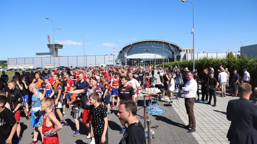 Mamy oficjalne potwierdzenie! W Kielcach ustanowiony został rekord Polski w liczbie osób wspólnie trenujących boks. Były też gwiazdy