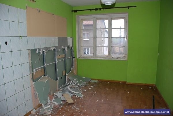 Wrocław: Okradł wynajmowane mieszkanie. Wyrwał nawet krany ze ścian [FOTO]
