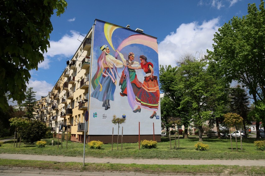 Mural na ścianie bloku przy ul. Rzecznej 10 w Przemyślu.