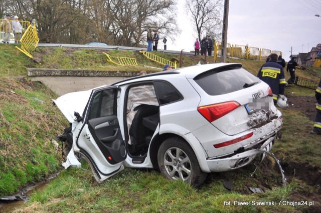 Wypadek w Cedyni - auto wypadło z drogi.