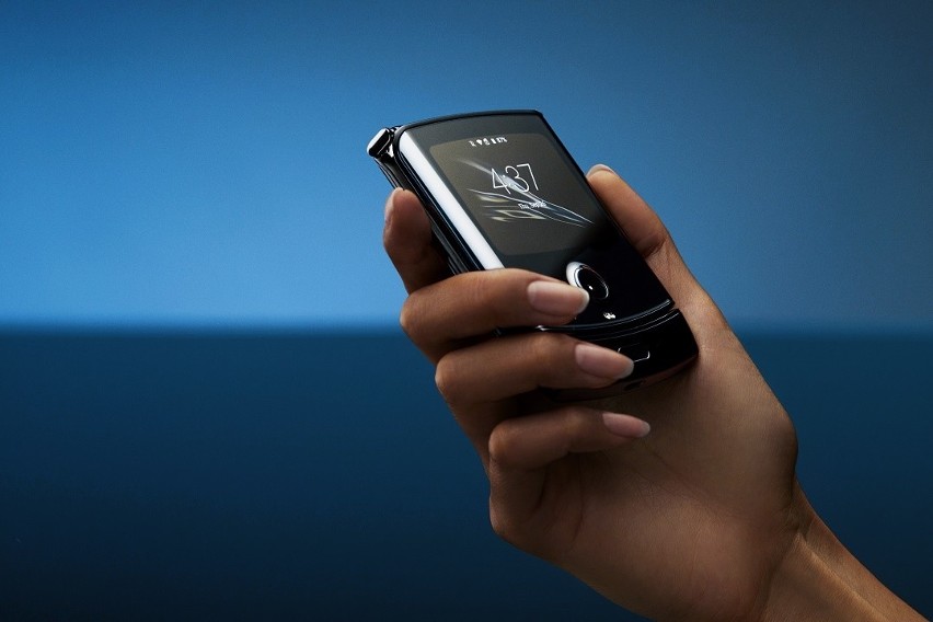 Motorola Razr wraca na rynek, tym razem jako smartfon z elastycznym, zginanym ekranem. Cena i dostępność