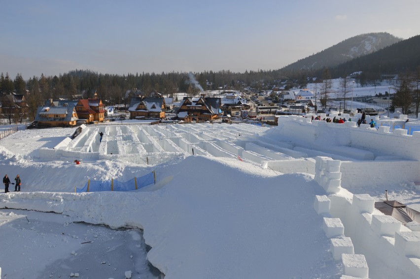 Zakopane. Gigantyczny lodowy labirynt zakończony [ZDJĘCIA]