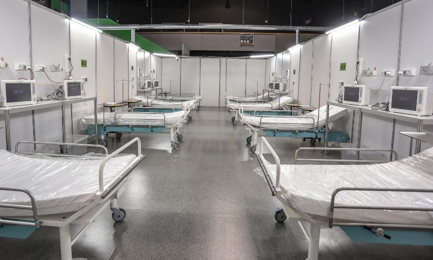 Szpital tymczasowy w halach Amber Expo zamknięty