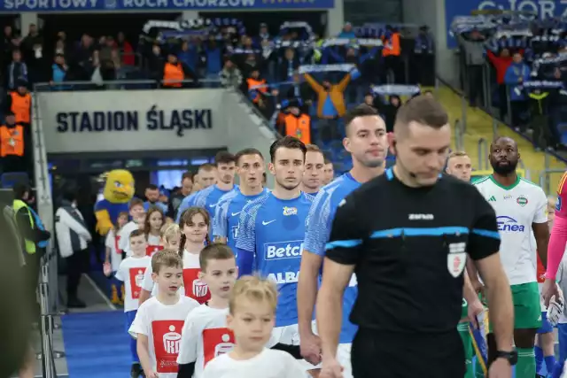Ruch Chorzów wiosną będzie walczył o pozostanie w PKO Ekstraklasie.  Zobacz listę TOP 12 najdroższych piłkarzy Niebieskich