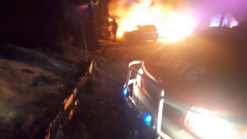 Nocny pożar w Przebieczanach. Płonęły samochody