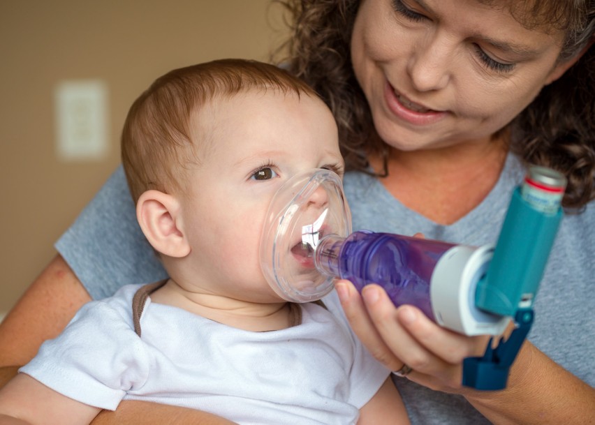 Astma u dziecka może być wynikiem ekspozycji organizmu matki...