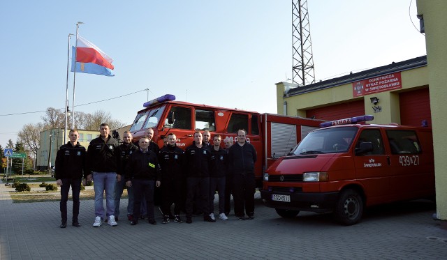 Jednostka ochotniczej straży pożarnej w Świętosławiu. To akurat typowo męski zespół