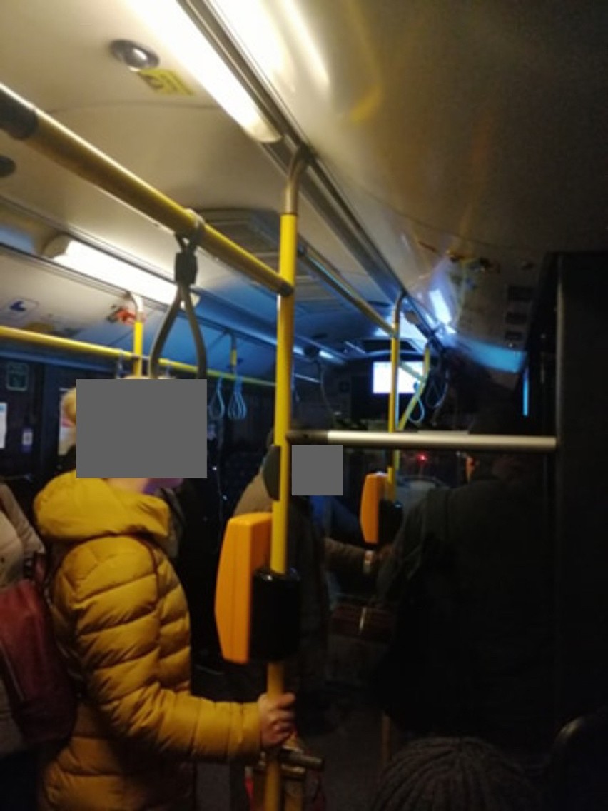 Zdjęcia zatłoczonej 103-tki. Według Czytelnika autobusem...