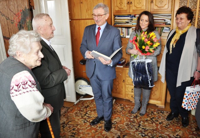 Piękny jubileusz 100 -lecia urodzin obchodził Władysław Socha z Ćmińska.