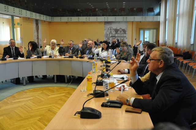 Stanowisko poparła większość radnych, oprócz jedynego radnego z PiS Piotra Włodarczyka.