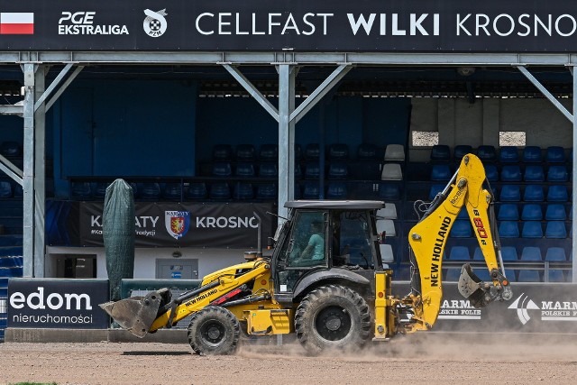 W Krośnie na żużlowym torze prowadzone są rozmaite prace