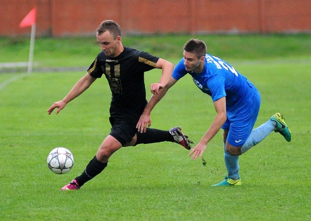 LKS Skołyszyn (na niebiesko) – Czarni 1910 Jasło 2:1