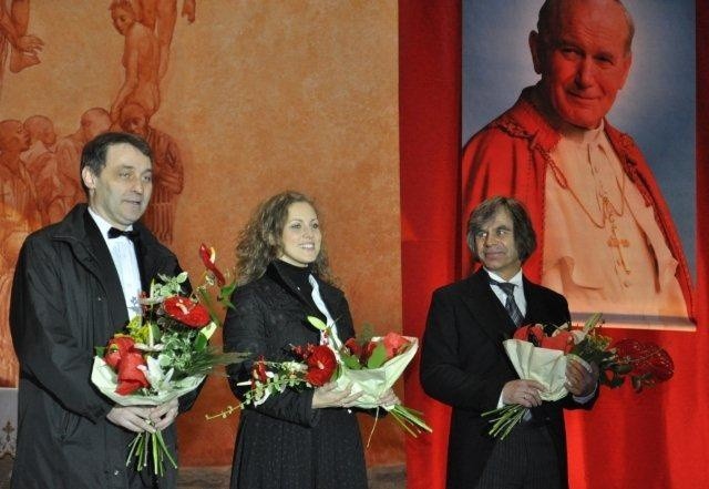 Muzycy po koncercie: od lewej - Robert Grudzień, Anita Maszczyk i Janusz Kohut