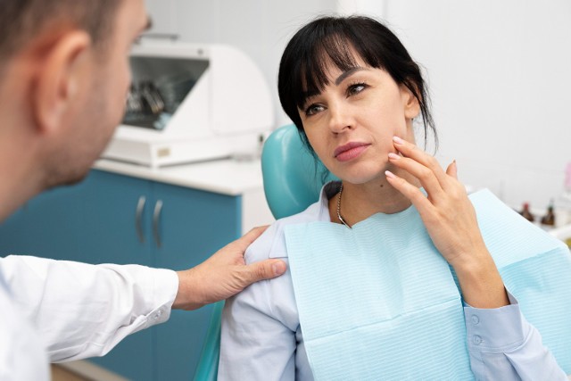 Rak jamy ustnej może się pojawić w dowolnym miejscu w jamie ustnej, w tym po wewnętrznej stronie policzków i dziąseł.