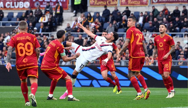 Oussama El Azzouzi (Bologna) z pięknym golem w meczu z Romą.