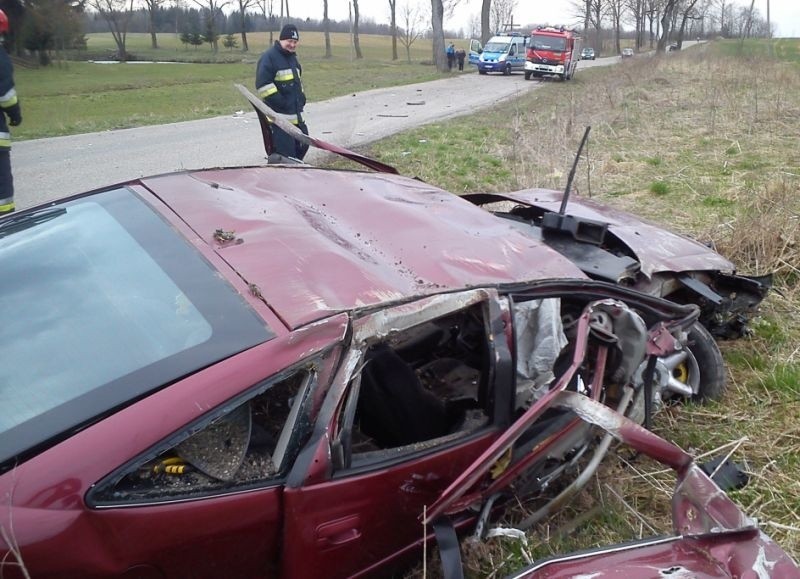 Kałęczyny. Pijany 38-latek dachował w oplu. Miał zakaz prowadzenia pojazdów (zdjęcia)