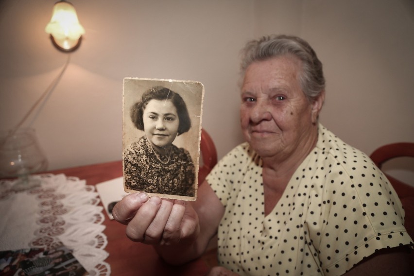 83-letnia wrocławianka ma zdjęcie siostry, z którą rozstała...