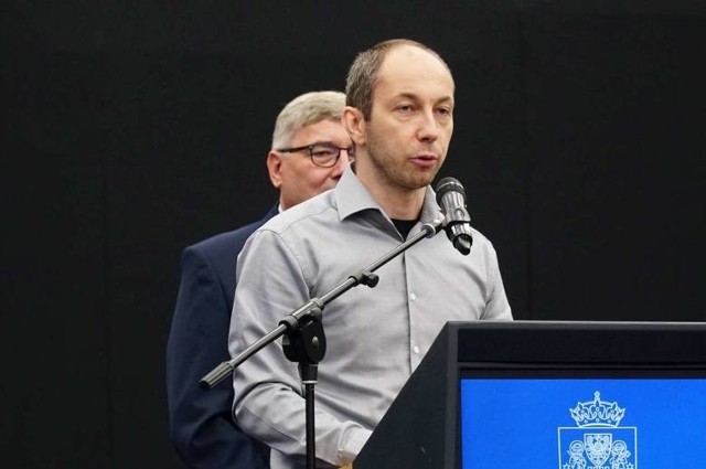 Ubiegłorocznym laureatem Nagrody Naukowej Miasta Poznania został dr Łukasz Piątkowski z Politechniki Poznańskiej