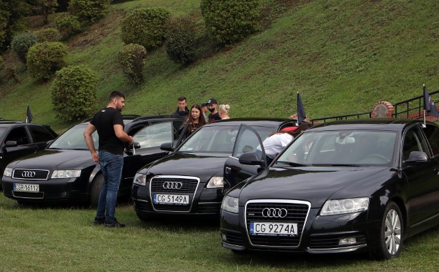 Pożegnanie sezonu fanów marki Audi nad Wisłą w Grudziądzu z wieloma atrakcjami.  Za oprawę muzyczną zlotu odpowiada DJ Synek. Podczas imprezy będzie także można wspomóc zbiórkę pieniędzy na leczenie małej Anastazji z Grudziądza, która choruje na rdzeniowy zanik mięśni.