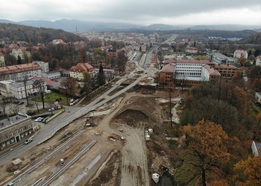 Zaczęły się prace mające wyprowadzić ruch tranzytowy z...