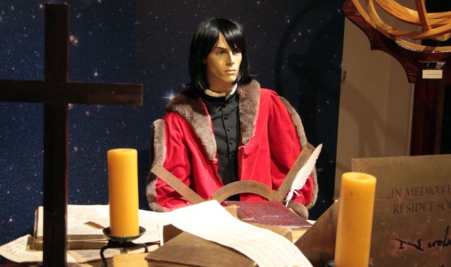 „Mikołaj Kopernik. Opowieść o życiu i dziele” to wystawa, którą otwarto w muzeum w Grudziądzu