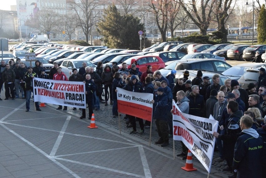 Protest listonoszy we Wrocławiu [ZDJĘCIA]