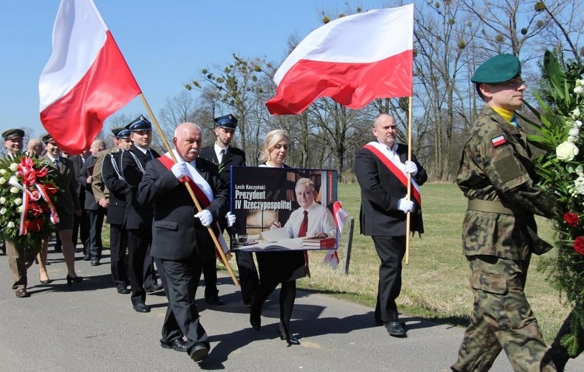 Uroczystości 8. rocznicy katastrofy smoleńskiej w Kostowie
