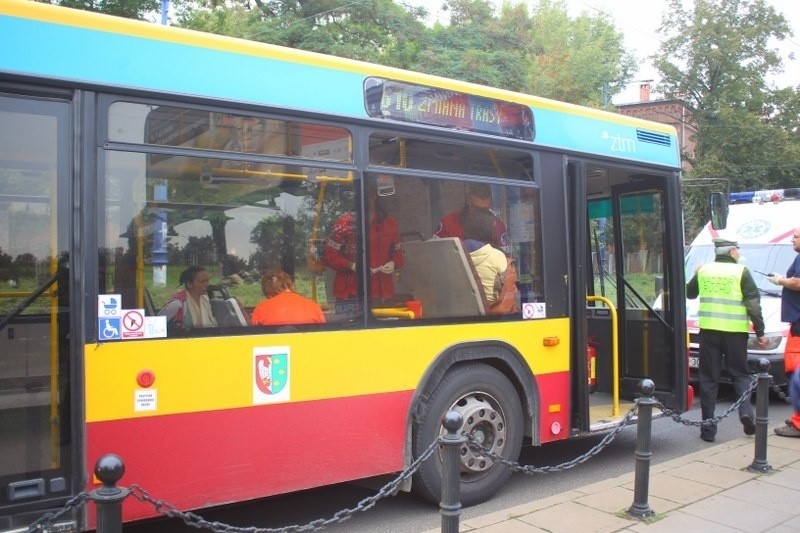 Zderzenie tramwaju i autobusu w Poznaniu.