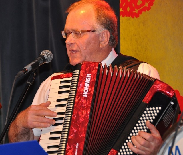 Powiat konecki będzie reprezentował między innymi znakomity akordeonista Jan Bukład