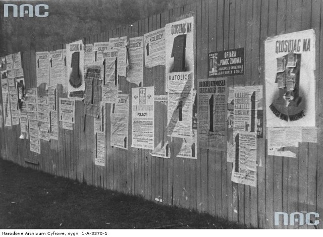 Wybory do Rady Miejskiej w Warszawie w 1938 roku. Plakaty propagandowe na warszawskich ulicach.