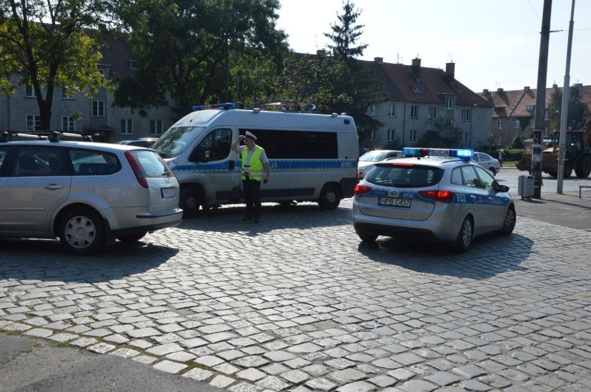 Wypadek na Sępolnie. Samochód potrącił dwóch nastolatków