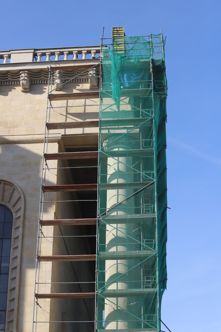 Archikatedra w Katowicach jest remontowana. Pojawi się taras widokowy i rzeźby na szczycie ściany frontowej