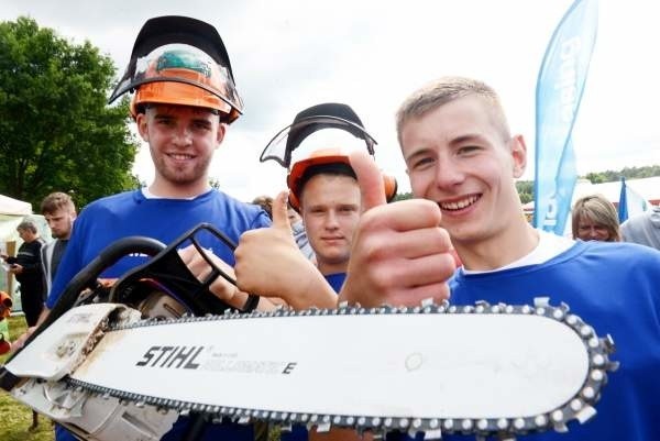 Podczas tegorocznych Zawodów Drwali nie mogło zabraknąć uczniów z Technikum Leśnego w Rogozińcu.